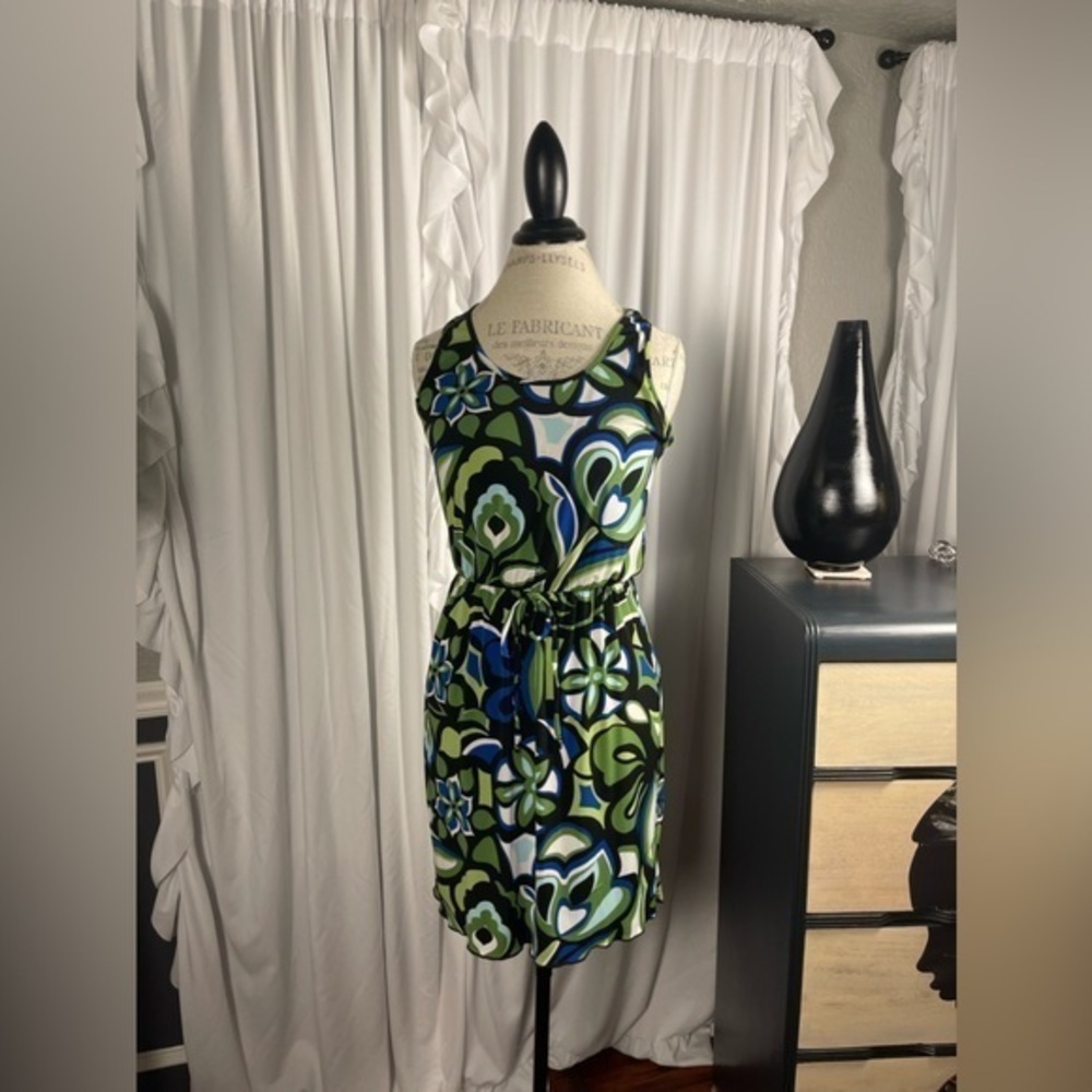 Sweet Storm Sleeveless Dress Size Medium